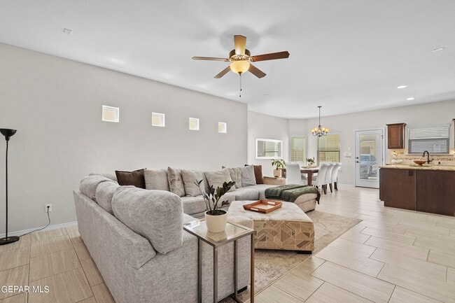 Photo - 2113 William Caples St