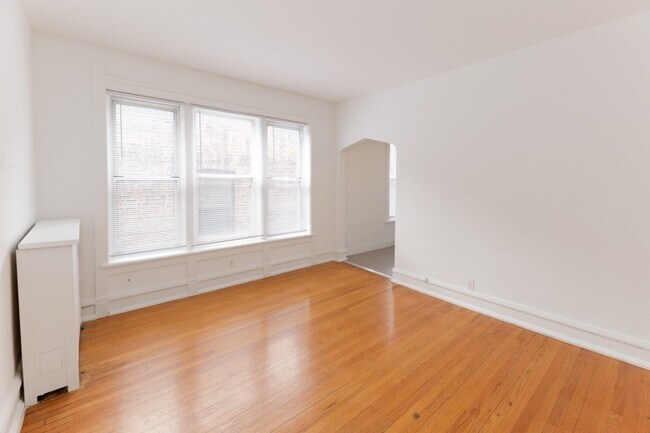 Photo - 5336-5338 S. Hyde Park Boulevard