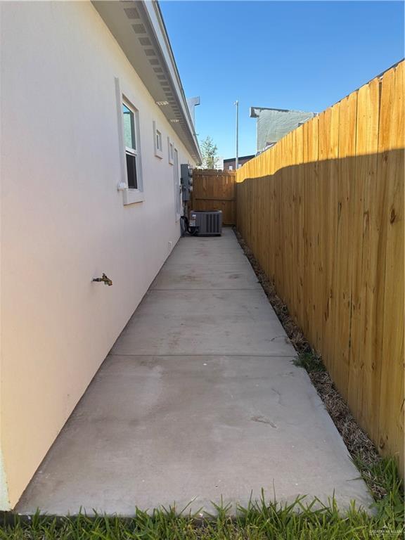 Photo - 16 Emerald N Ave Unidad #3