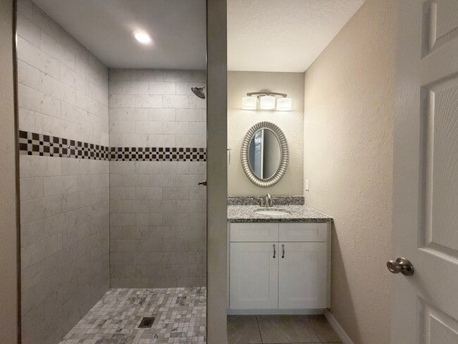 7 Juniper Pass Way