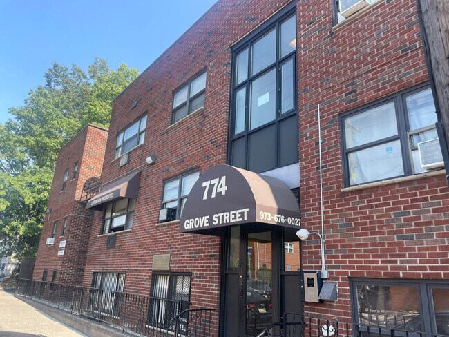 774-776 Grove St