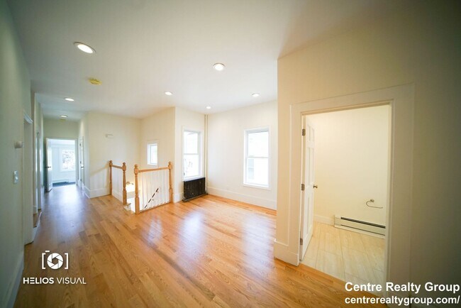 Photo - 2500 Sq Ft. Massive Luxury Apt in Davis Sq...