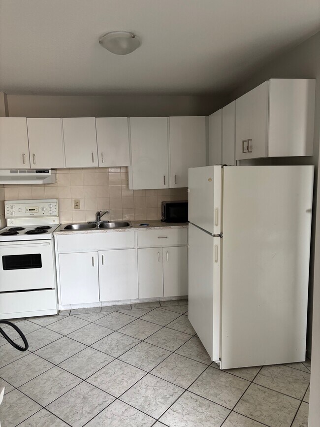 Photo - 9725-9130 130 Ave NW Unit 1