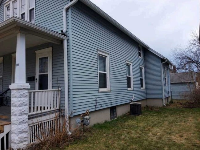 Building Photo - 1001 Delamere Ave Unit Lower