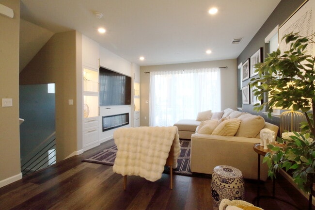 Photo - 164 Agustin Narvaez St