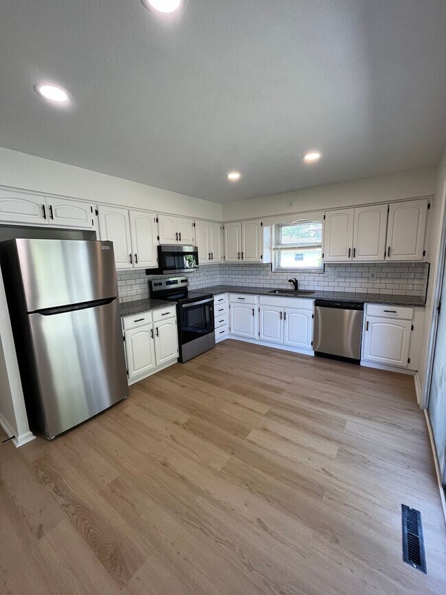 Building Photo - 1644 Durbridge Rd Unit 5976 Darby Lane Rental