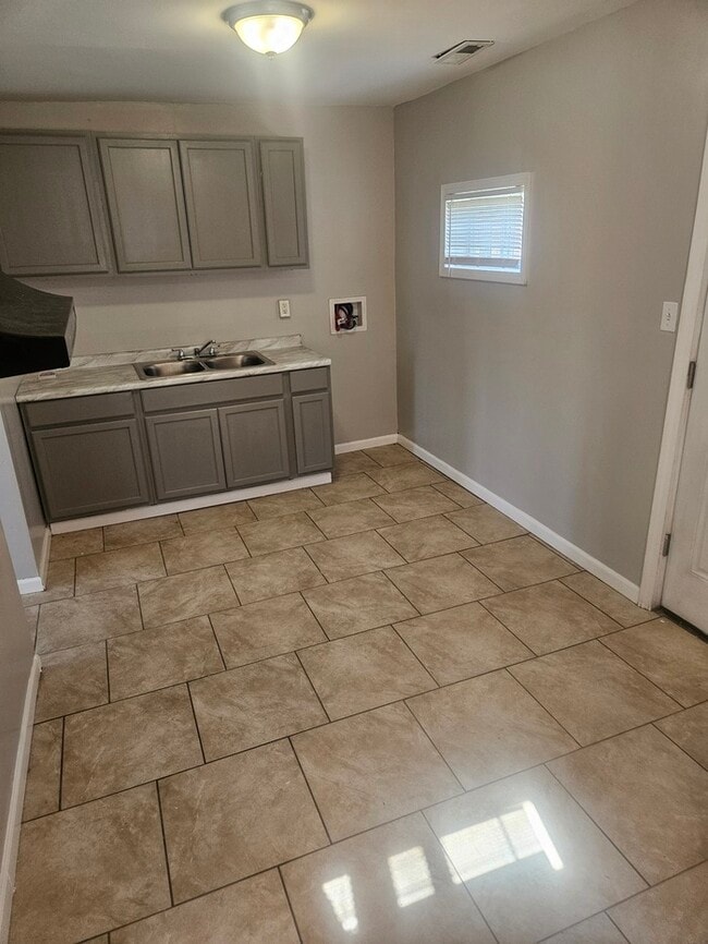 Photo - 50% discount on first month's rent with ap...