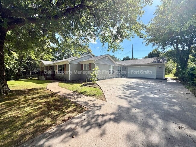 Photo - 2120 Garner Ln