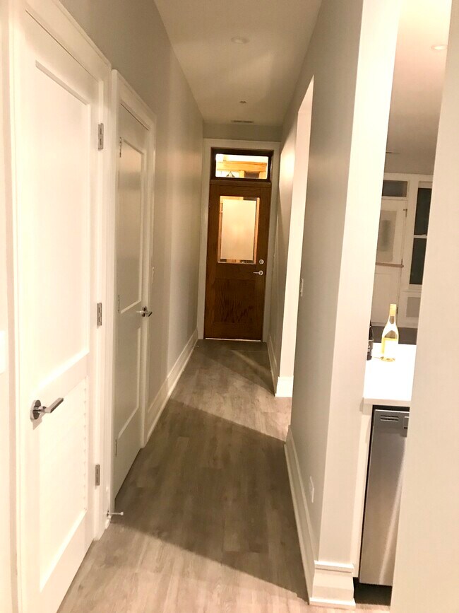 Photo - 2318 W Thomas St Unit 1F