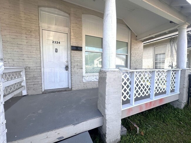 Building Photo - 2324 Moncrief Rd