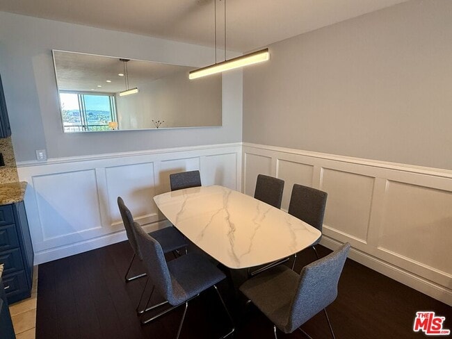 Photo - 8530 Holloway Dr Unit 318