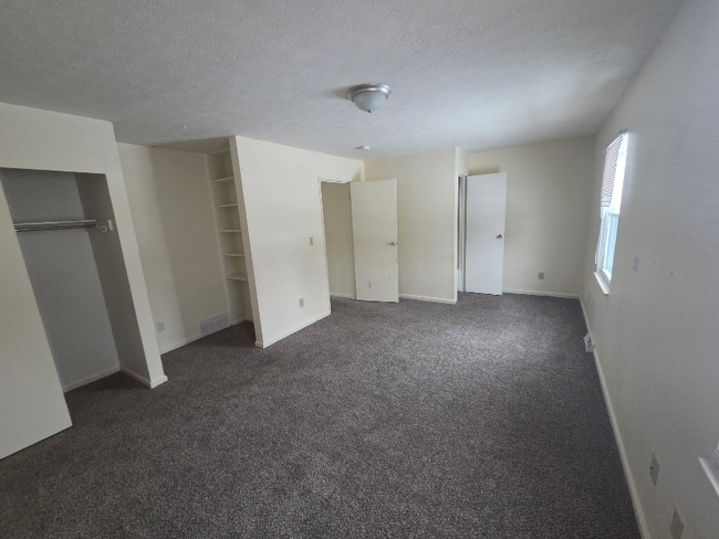 Photo - 423 Mathews Rd