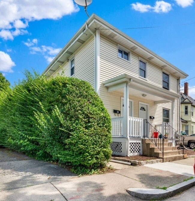 Building Photo - 79-81-81 Vernon St