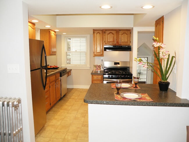 Photo - 3 Bedroom & 1 Full Bathroom Colonial for Rent!
