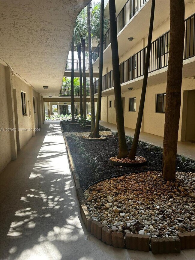 Photo - 8045 SW 107th Ave Unidad 115