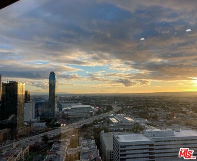 Photo - 1100 Wilshire Blvd Unit 2201