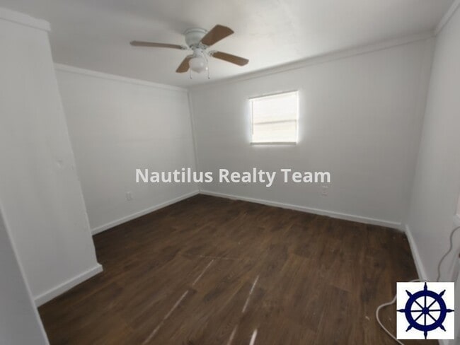 Photo - 5115 E 14th St