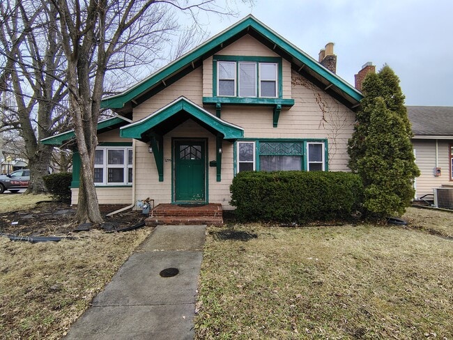 Building Photo - 1295 N Main St