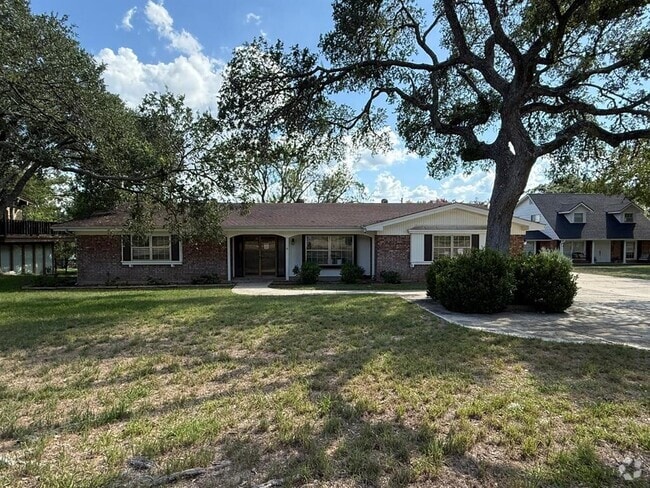 Building Photo - 209 W Mimosa Cir Rental
