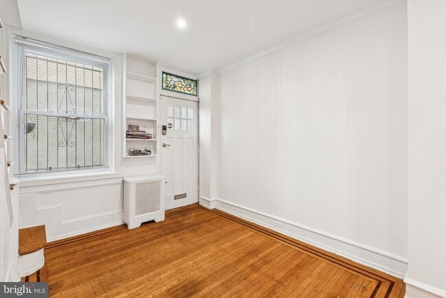 Photo - 1830 Manning St