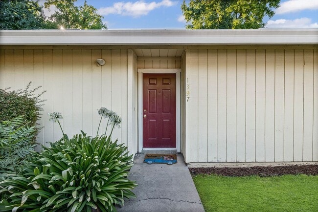 Photo - Updated Condo In Richfield Gardens Community!