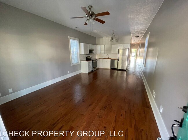 Photo - 2 br, 1 bath House - 468 East Brandeis Avenue