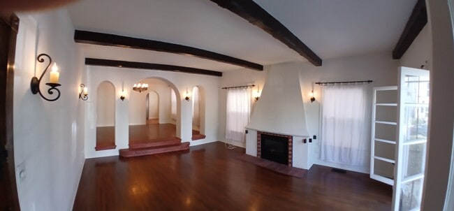 Building Photo - 320 N Sierra Bonita Ave Unit 1 Rental