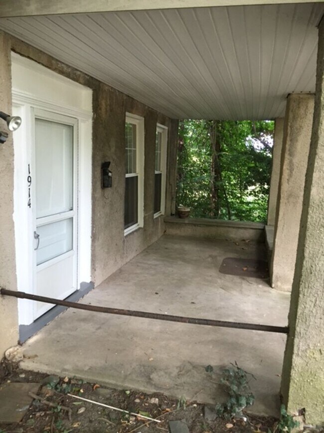 Photo - 1914 Sulgrave Ave Unit 1st Floor