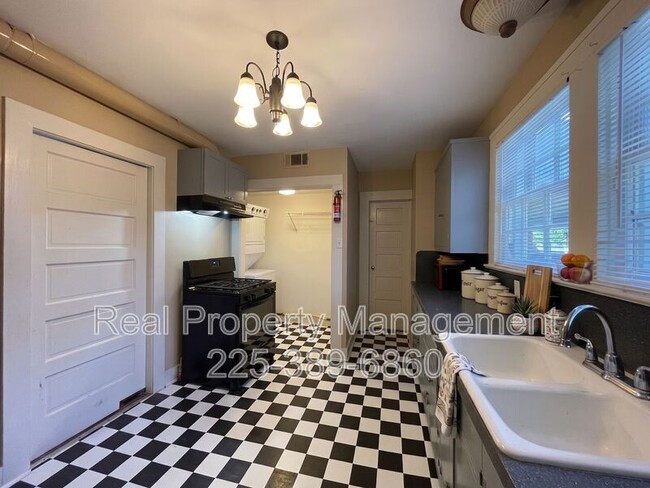 Photo - 755 Arlington Ave