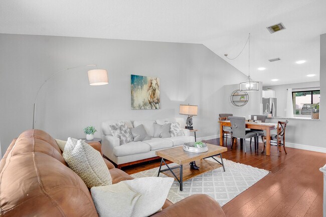 Photo - 13155 Chadwick Ct Unidad 20