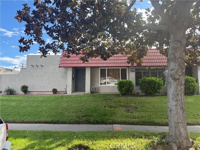 Building Photo - 2100 N Derek Dr Unit B