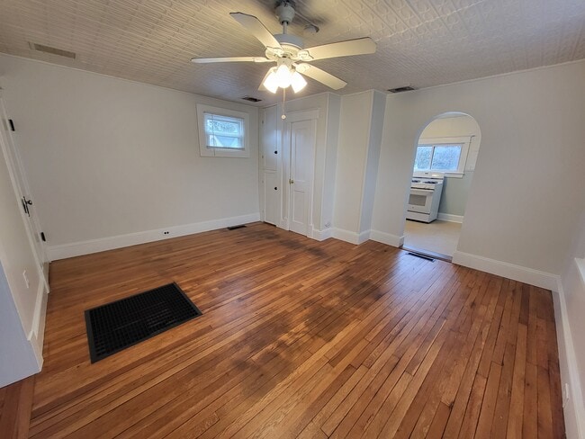 Photo - 3688 NY-43