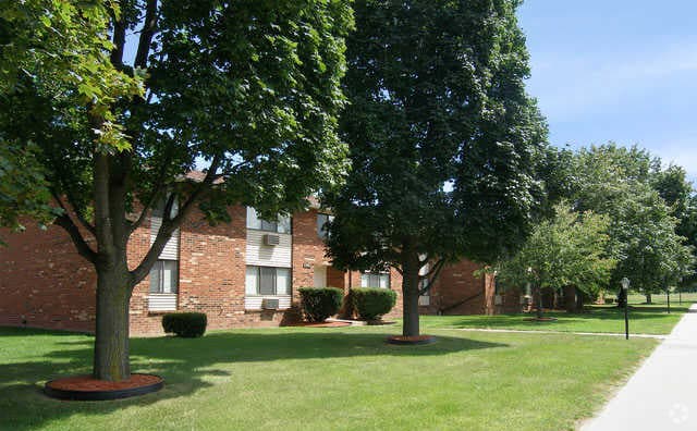 Woodland Manor