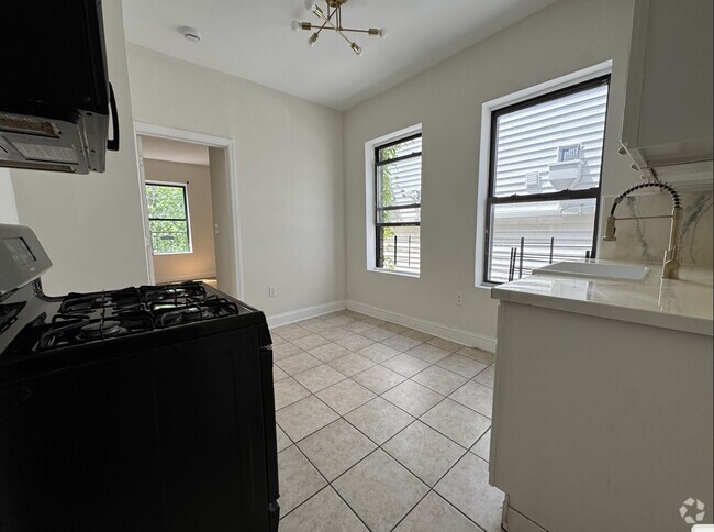 Building Photo - 189 Myrtle Ave Unit 3R Rental