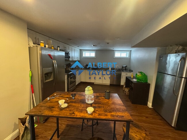 Building Photo - 998 Tremont St Unit 1