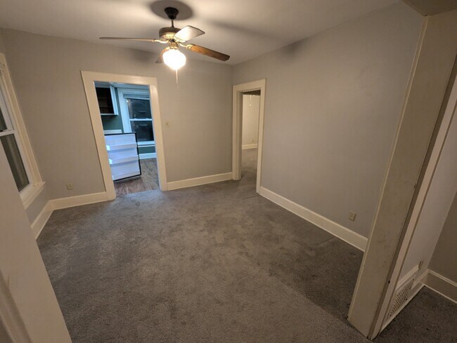 6421 Glade Ave Unit 2
