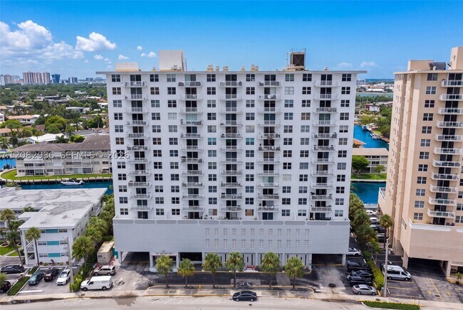 Photo - 427 Golden Isles Dr Unit 11C