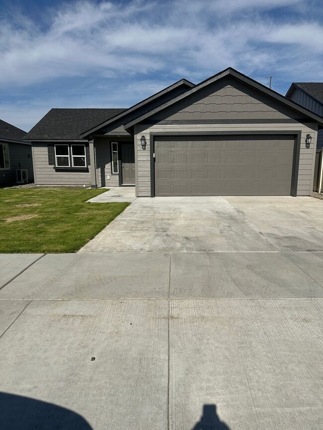 New Construction Home For Rent - New Construction Home For Rent