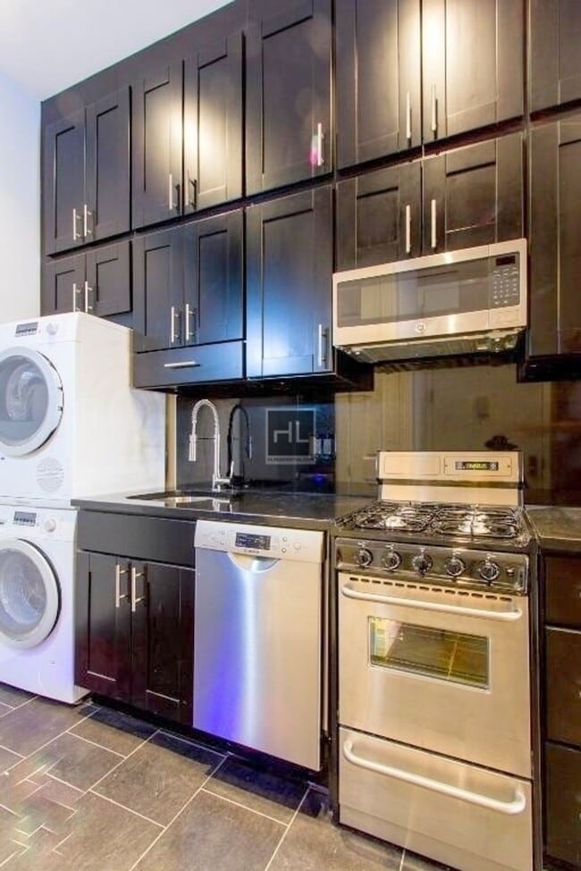 Photo - W 14TH ST. Unit 5B