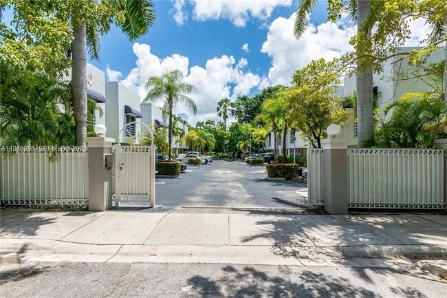 Photo - 2945 Bridgeport Ave