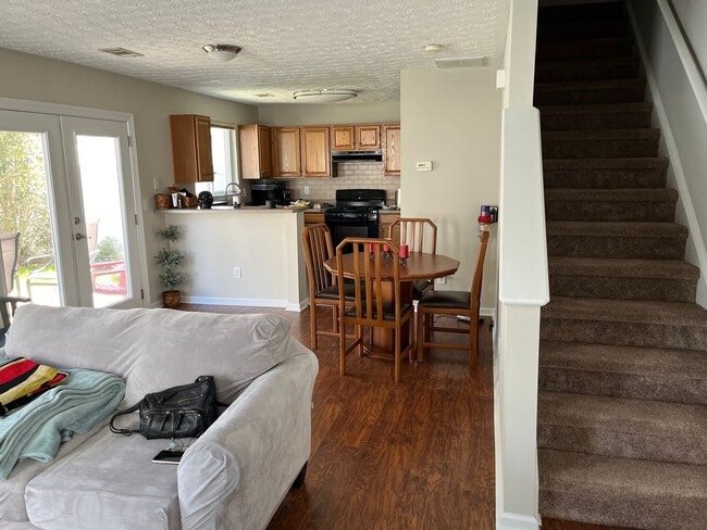 Building Photo - 259 Hiawassee Dr