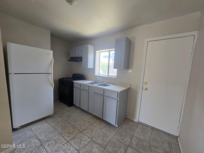 3923 Laredo Ave Unit C