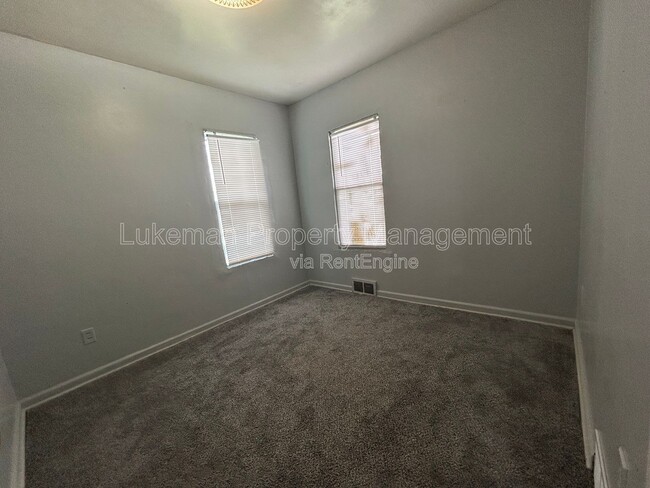 Photo - 5816 Vermont Ave