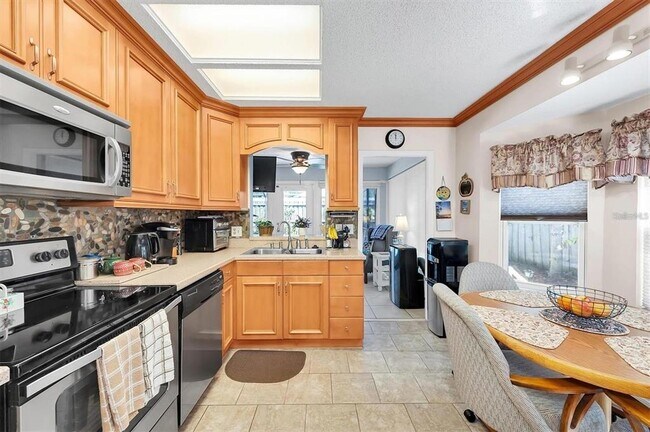 Photo - 2913 Longbrooke Way