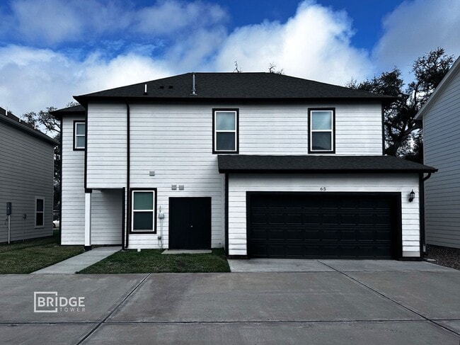 Building Photo - AMHERST PLAN