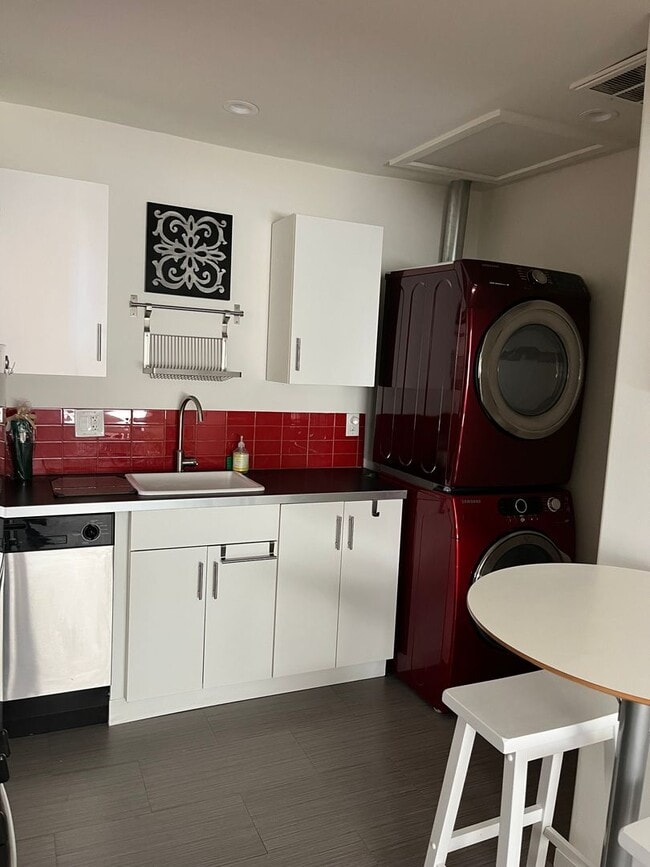 Photo - One Time Rental-Notrica Unit Studio at Park