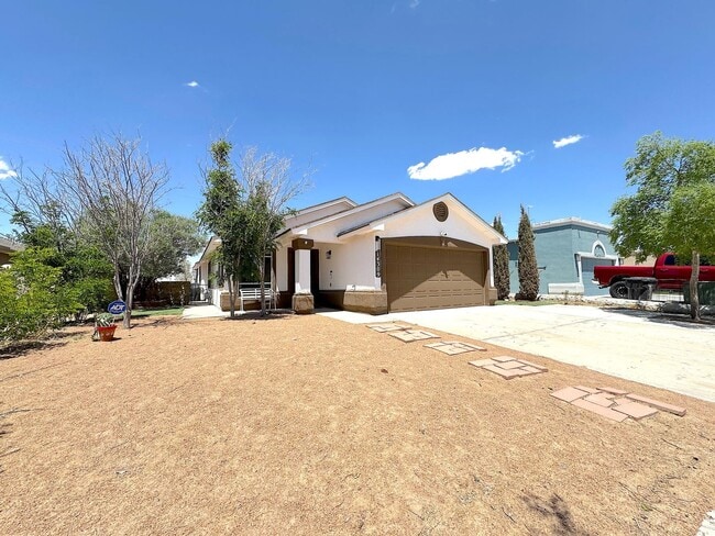 Photo - East El Paso 3 bed Refrig A/C with Gorgeous Yard!