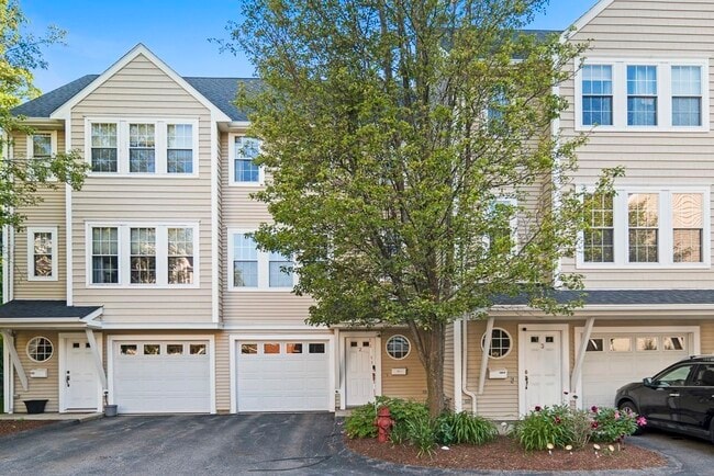 Photo - 122 E Squantum St Townhome