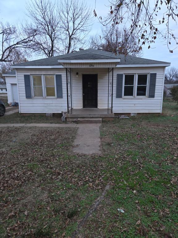 Building Photo - 1216 N 6th St