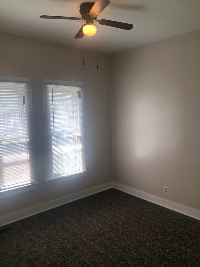 Photo - Lots of Space & Central Location